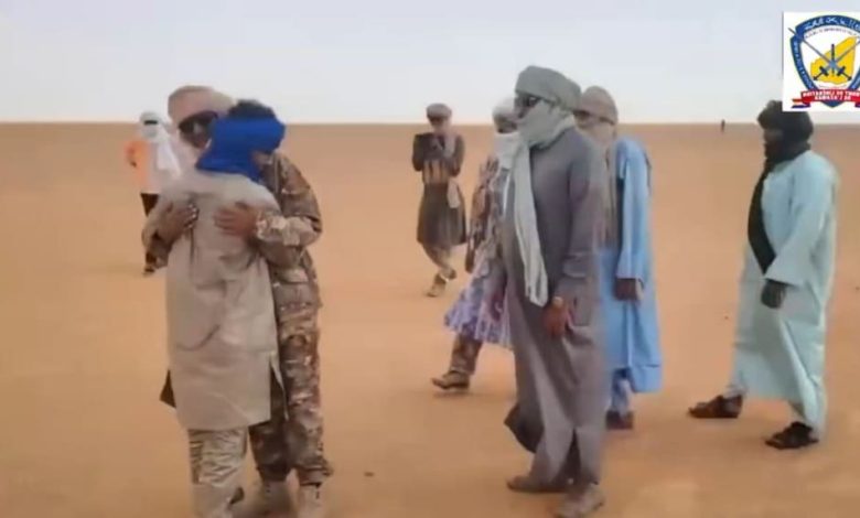 وساطة النيجر تنجح في الإفراج عن 62 جندياً مالياً وقيادي بارز في جبهة تحرير أزواد